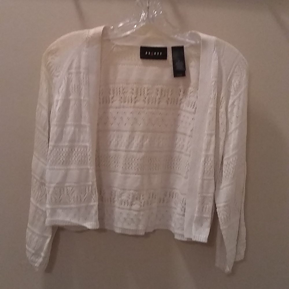 AXCESS WHITE CROP SWEATER, NEW, SIZE XS